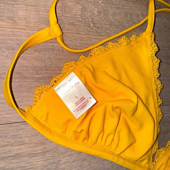 NEW NWOT “70’s Vintage Inspo” Crochet Triangle Bikini Top, GoldenYellow,Marigold - Picture 5 of 7